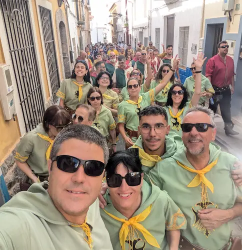 Assistents a la celebració de Sant Jaume a Callosa d'en Sarrià